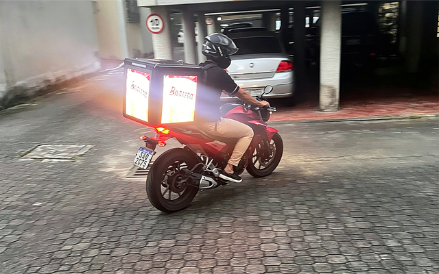 LED Food Delivery Box